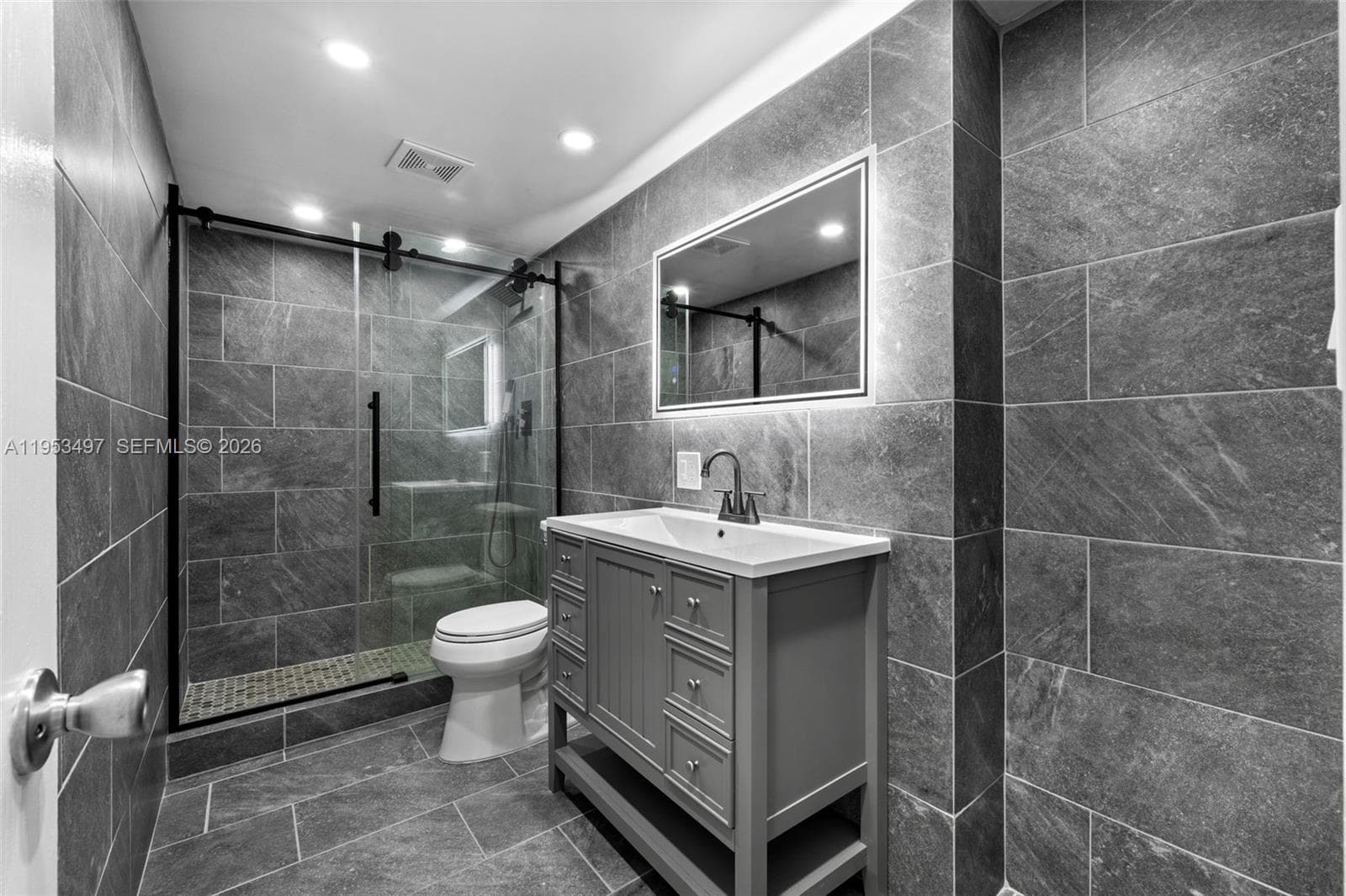 OCEAN VIEW TOWERS CONDO · #304 in Hallandale Beach - Photo 7