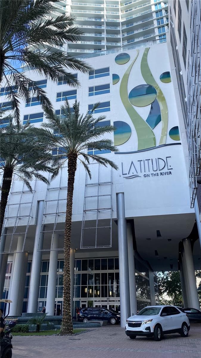 Latitude on the River · #3706 in Miami - Photo 2