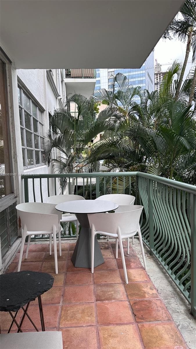 BRICKELL BAY TOWER CONDO · #217 in Miami - Photo 17