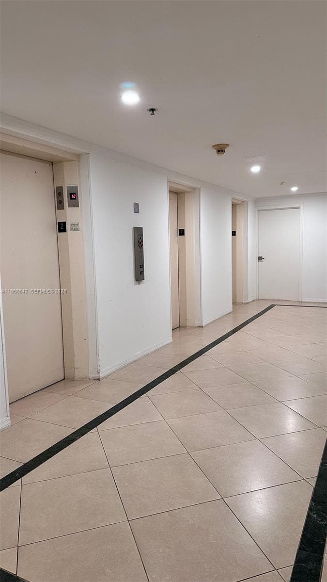 BRICKELL BAY TOWER CONDO · #217 in Miami - Photo 19