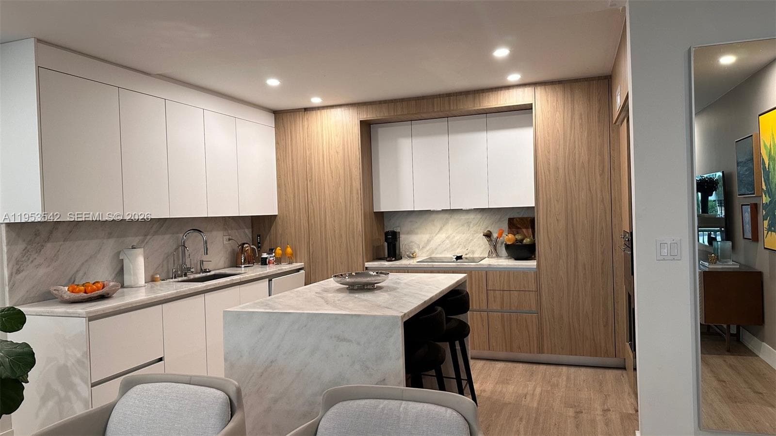 BRICKELL BAY TOWER CONDO · #217 in Miami - Photo 4