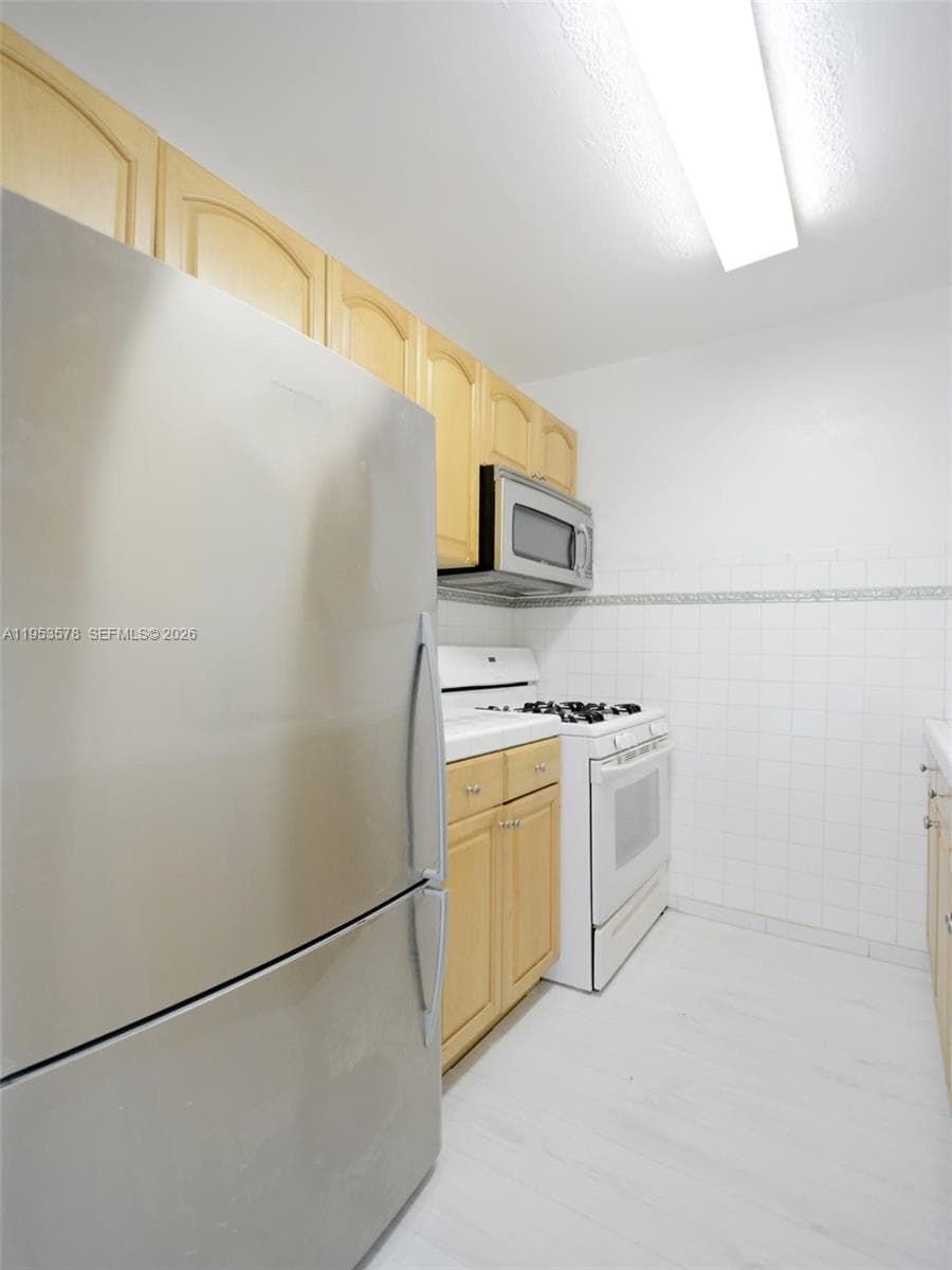 344 MERIDIAN AVE CONDO · #2B in Miami Beach - Photo 4
