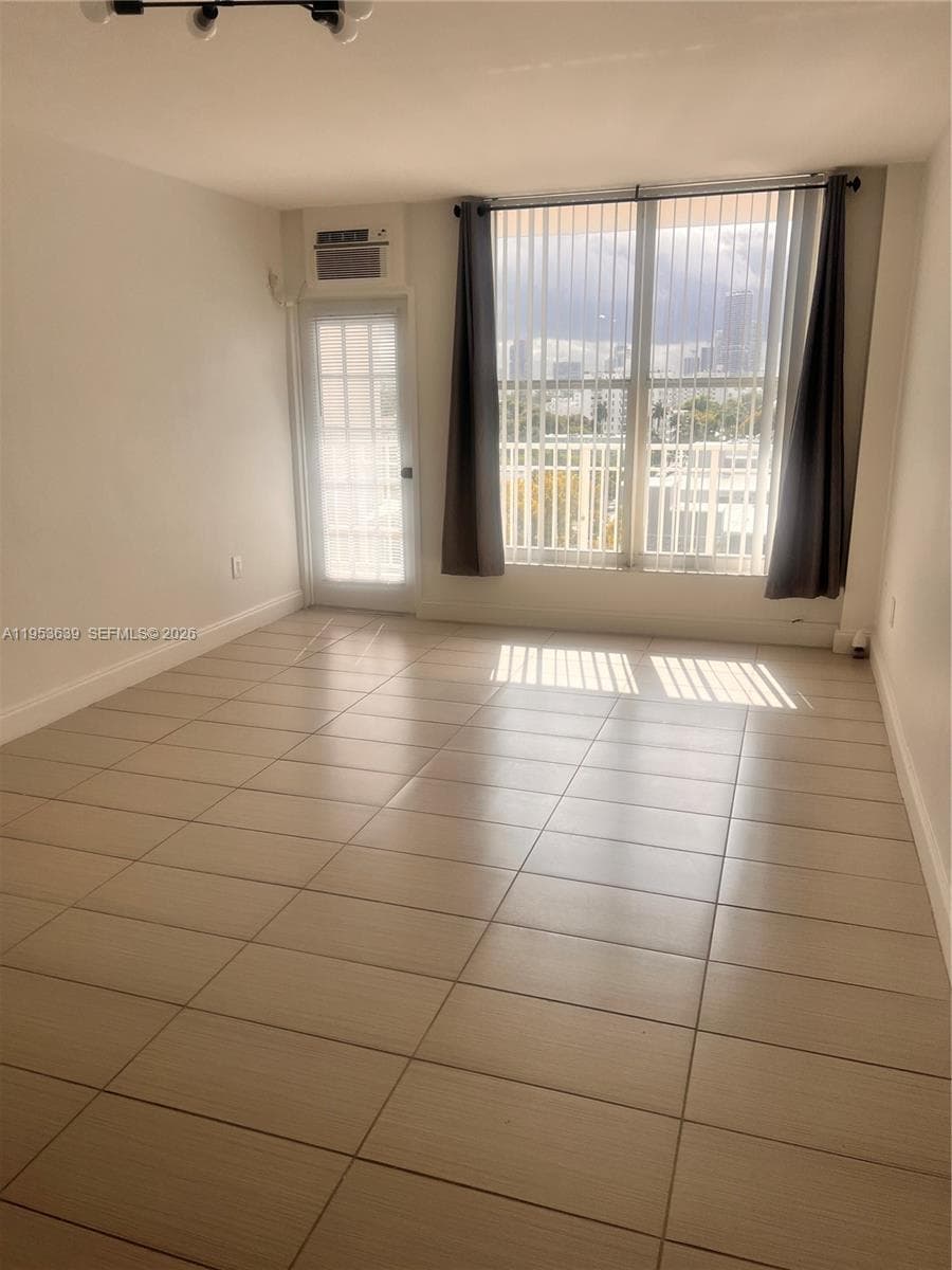 LINCOLN TOWERS CONDO · #B902 in Miami Beach - Photo 1