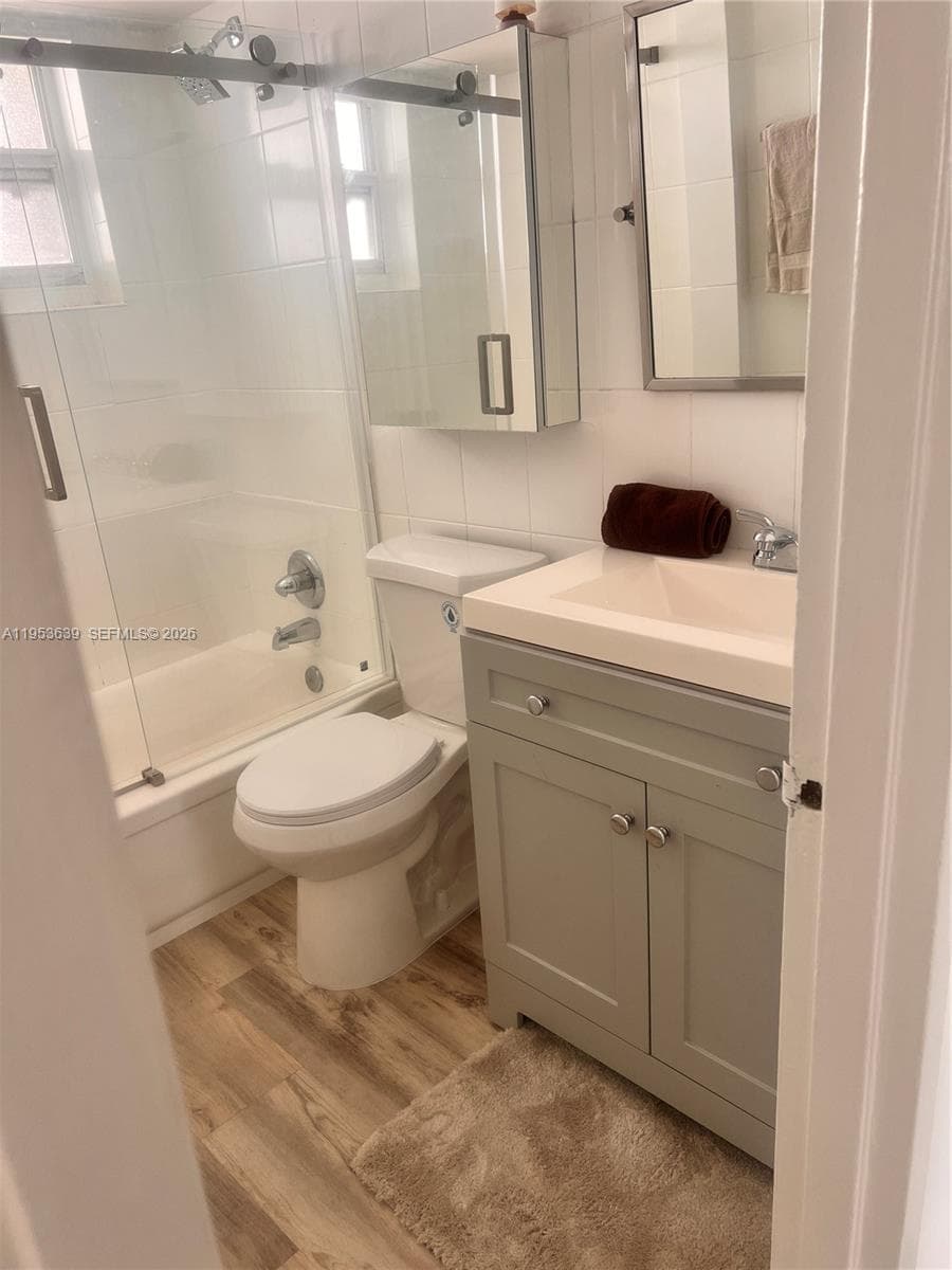 LINCOLN TOWERS CONDO · #B902 in Miami Beach - Photo 11