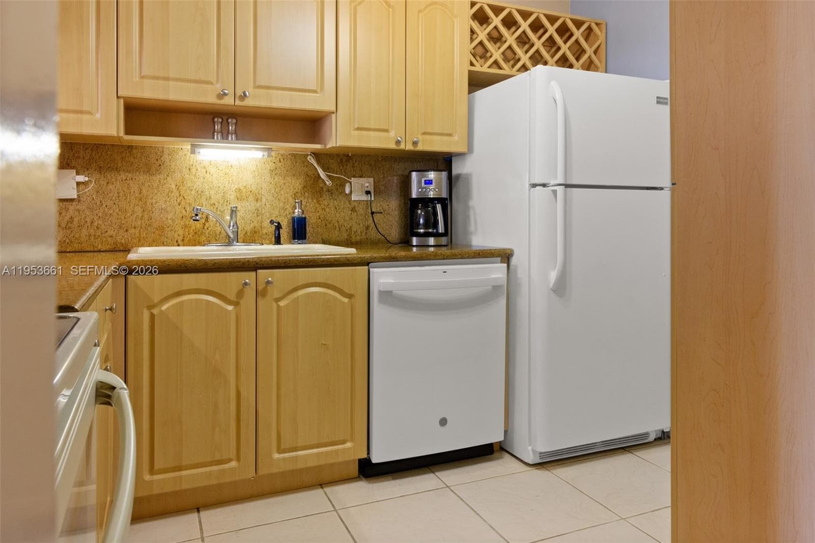 PLAZA TOWERS SOUTH · #410 in Hallandale Beach - Photo 4