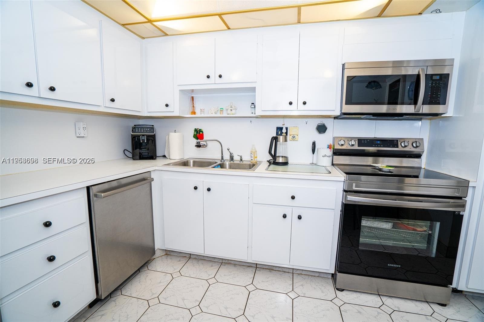 PLAZA TOWERS NORTH CONDO · #1103 in Hallandale Beach - Photo 3