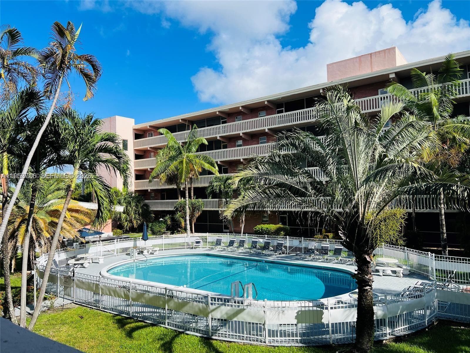 El Dorado Plaza · #14E in Hallandale Beach - Photo 16