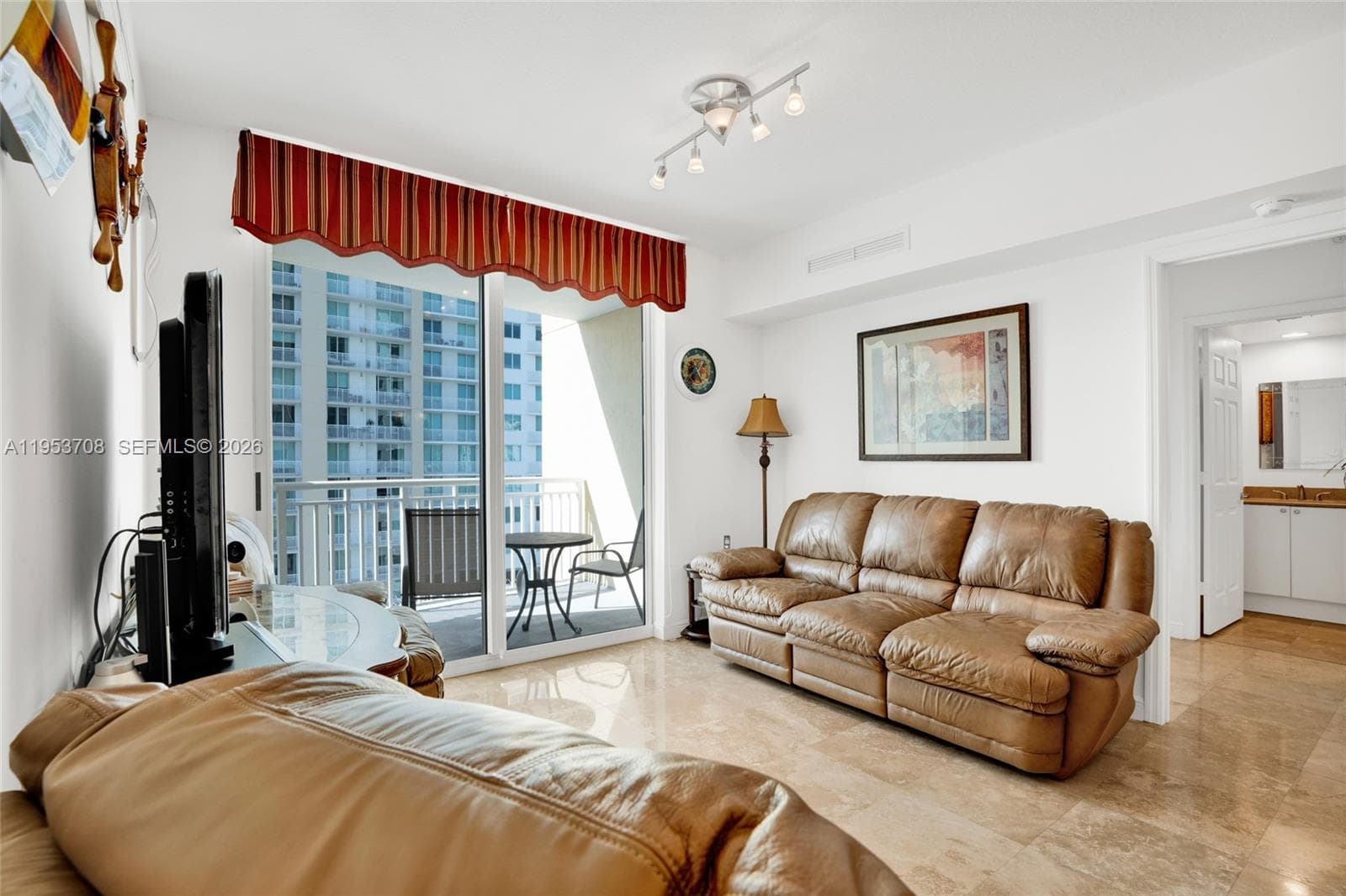 DUO CONDOMINIUM EAST · #1208E in Hallandale Beach - Photo 9