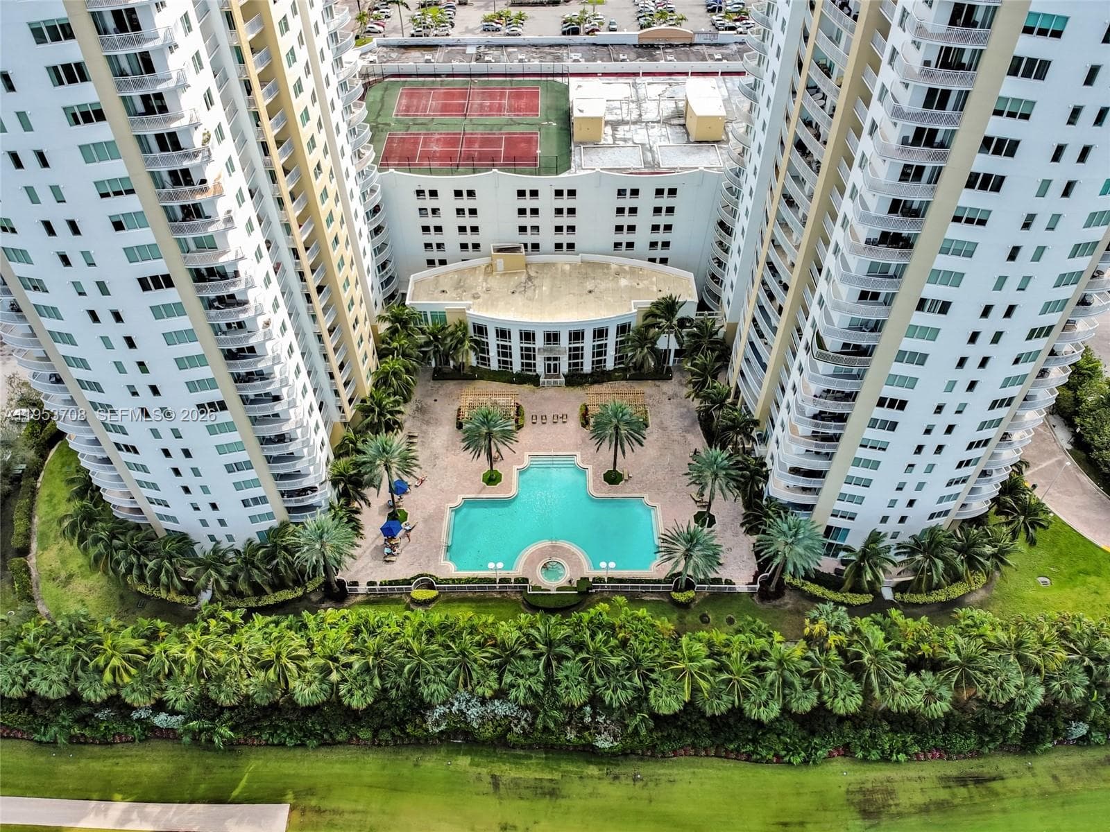 DUO CONDOMINIUM EAST · #1208E in Hallandale Beach - Photo 34