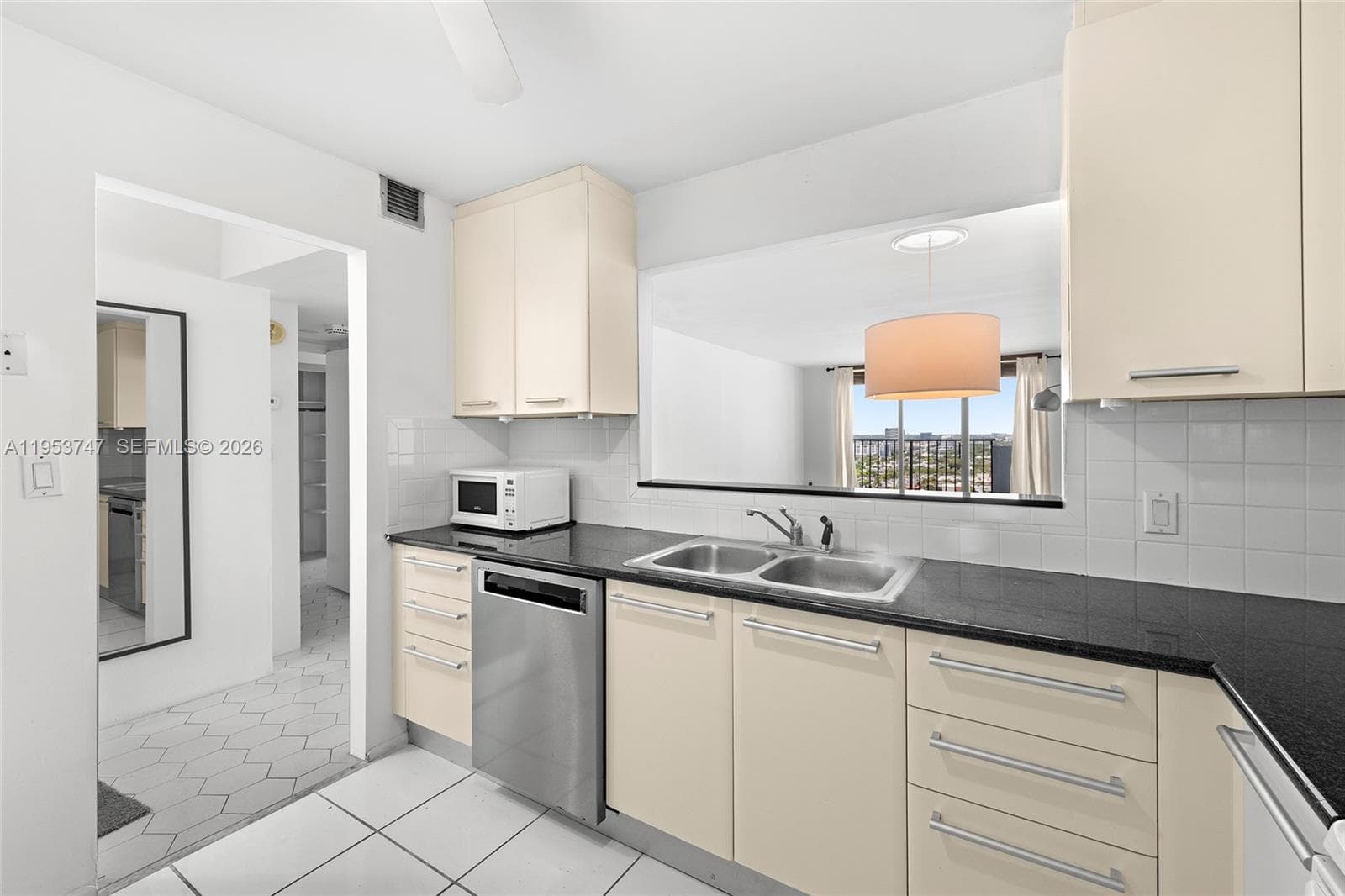 COMMODORE PLAZA CONDO · #1911 in Aventura - Photo 2