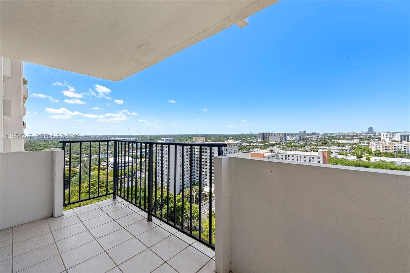COMMODORE PLAZA CONDO · #1911 in Aventura - Photo 26