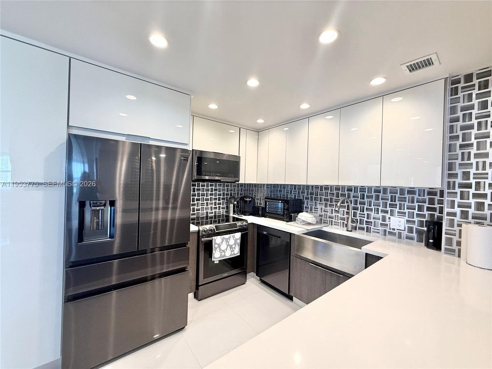 HEMISPHERES CONDO · #22P in Hallandale Beach - Photo 9