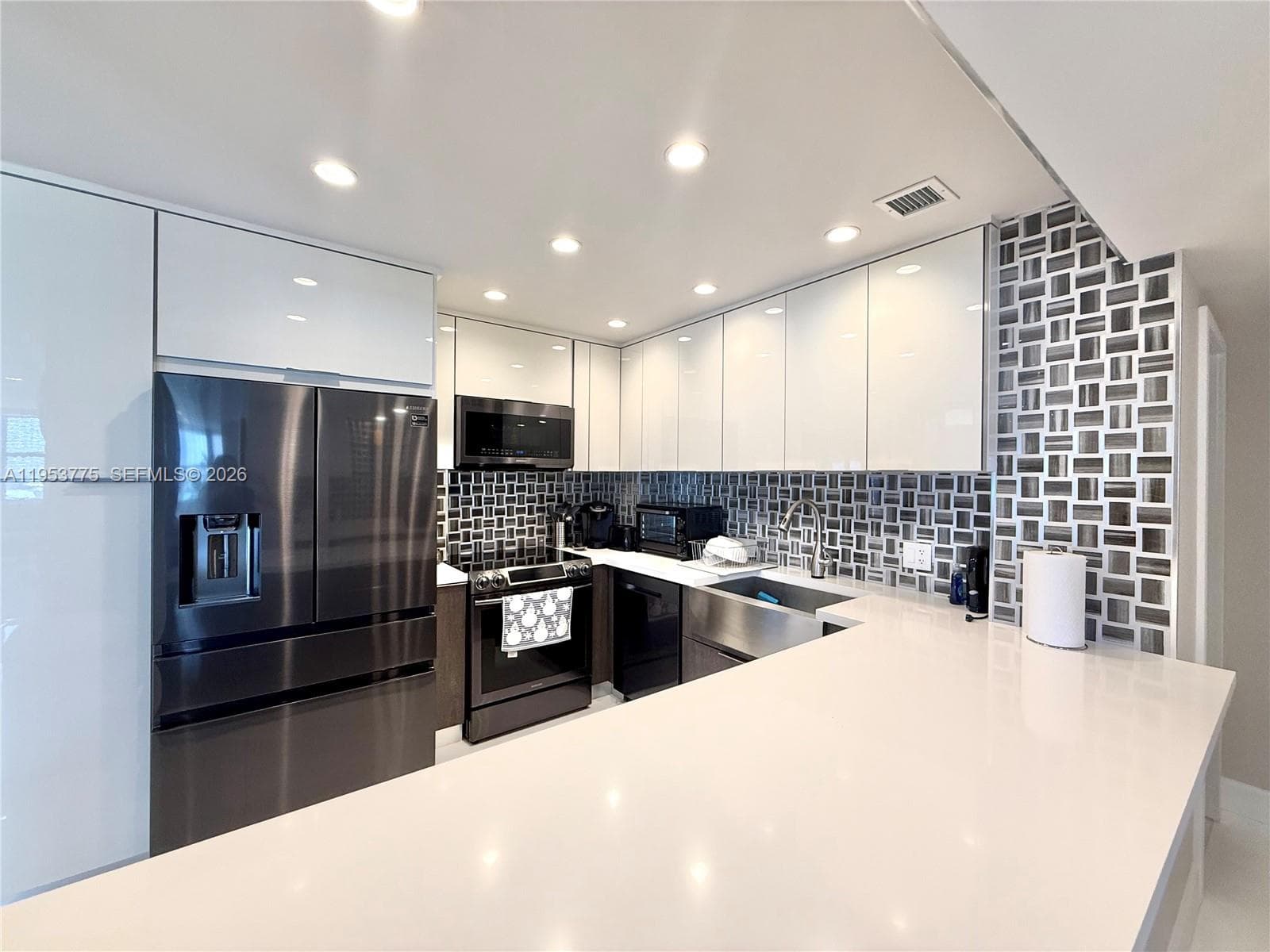 HEMISPHERES CONDO · #22P in Hallandale Beach - Photo 8