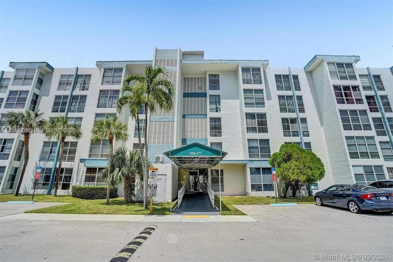 Avila North Condo III · #416 in Sunny Isles Beach - Photo 3