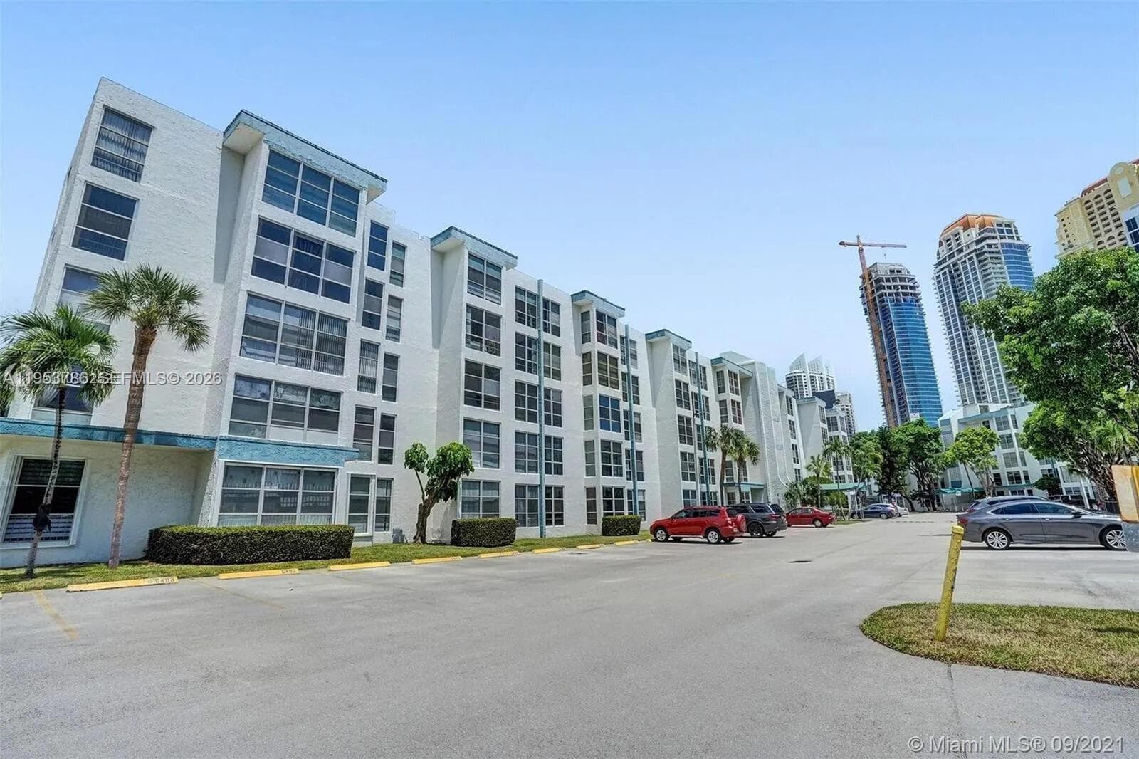 Avila North Condo III · #416 in Sunny Isles Beach - Photo 5