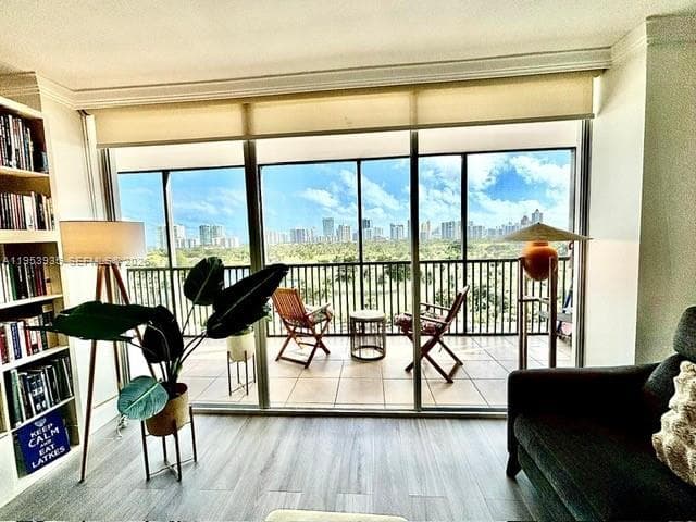 CORONADO · #1126 in Aventura - Photo 2