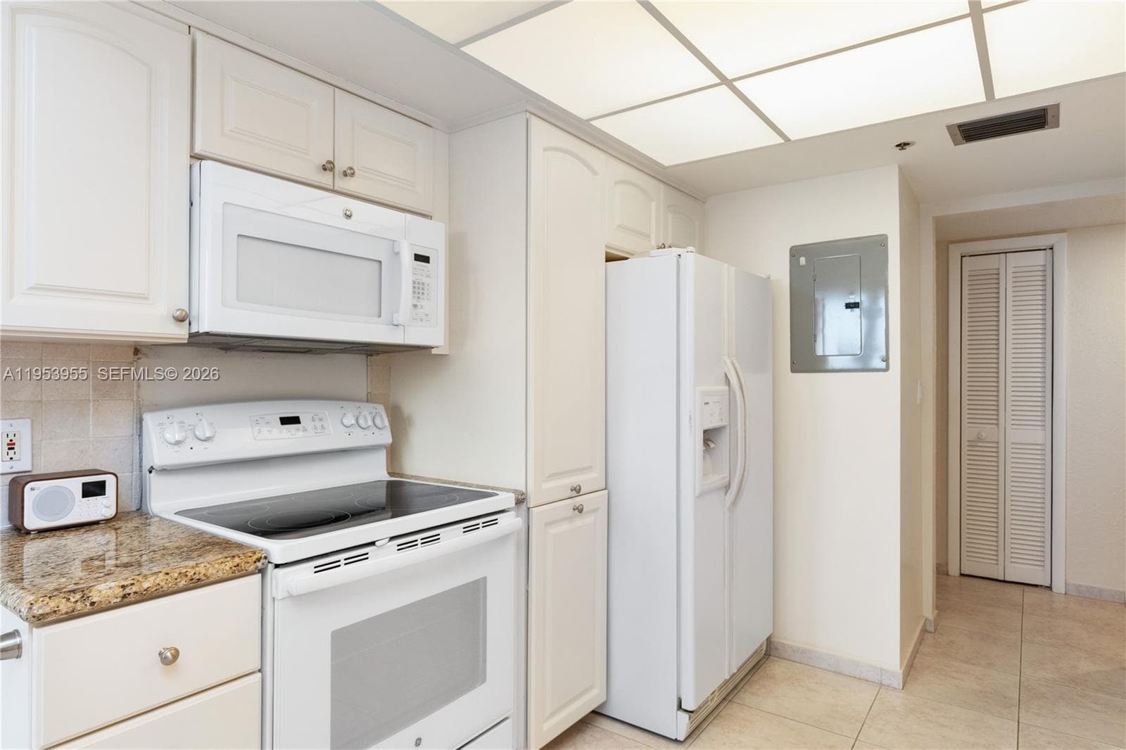 ANCHOR BAY CLUB · #417 in Hallandale Beach - Photo 23