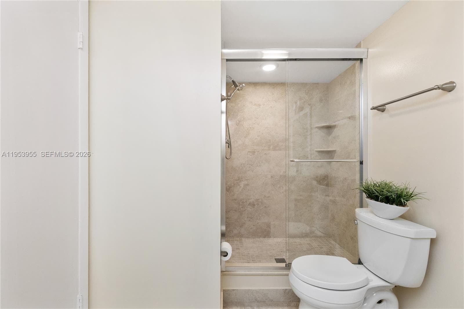 ANCHOR BAY CLUB · #417 in Hallandale Beach - Photo 26