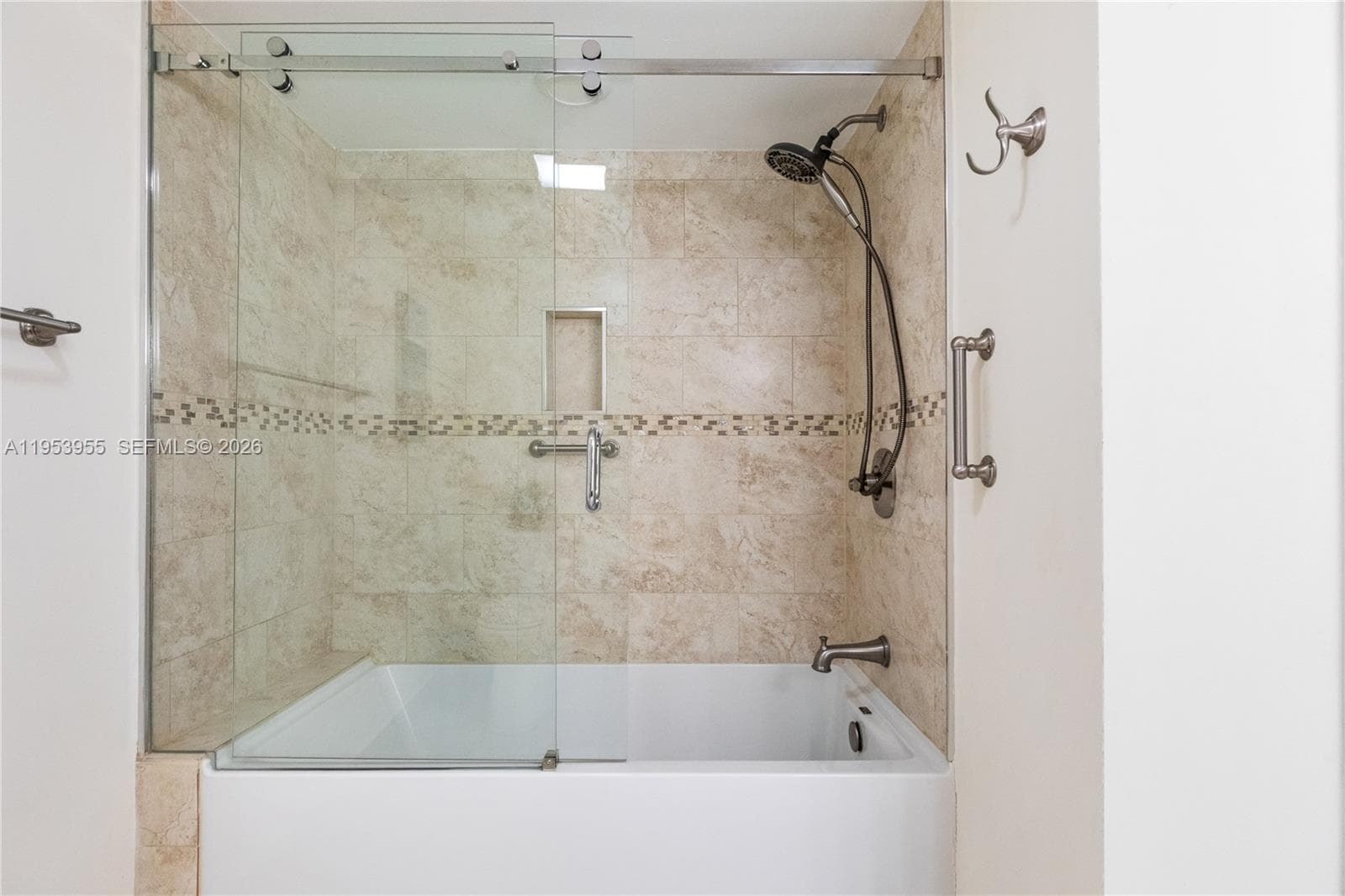 ANCHOR BAY CLUB · #417 in Hallandale Beach - Photo 10