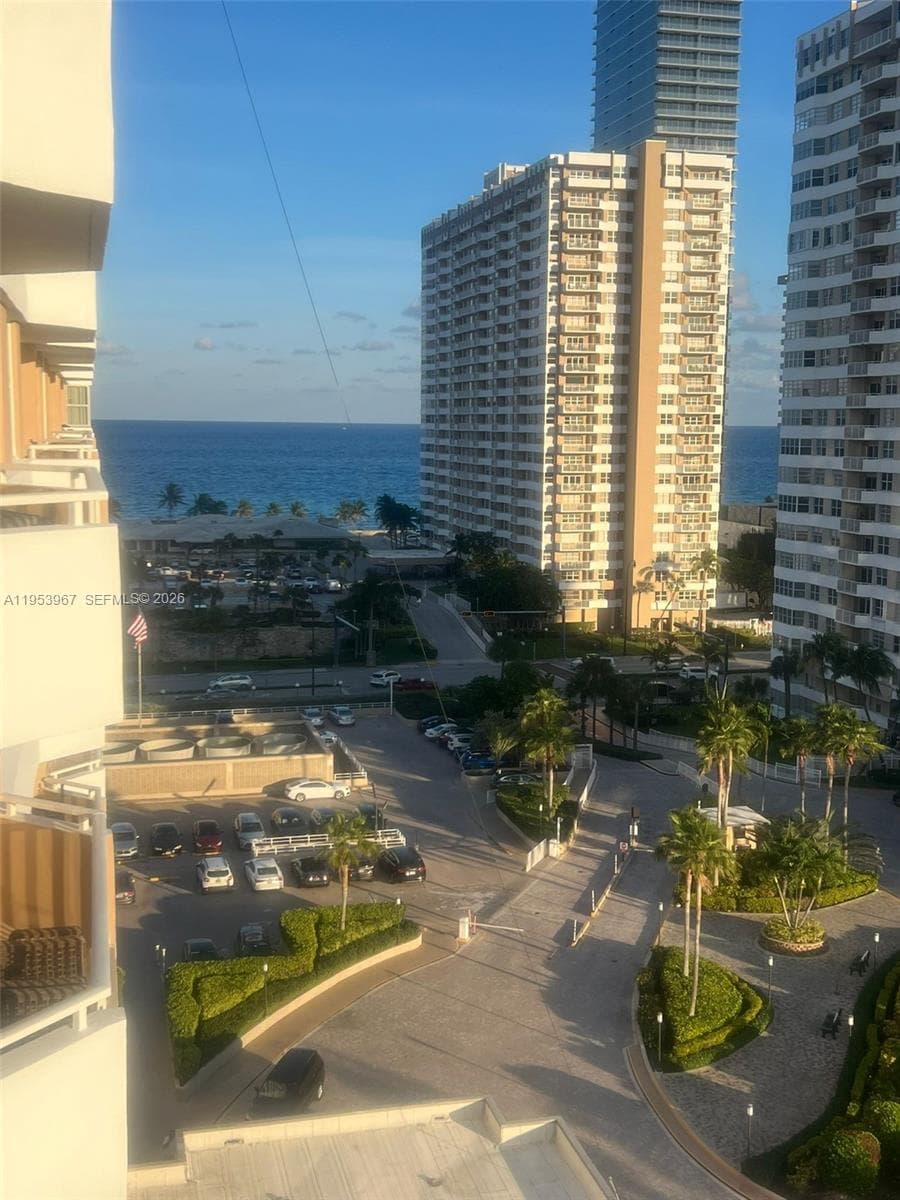 HEMISPHERE CONDO · #10P in Hallandale Beach - Photo 18