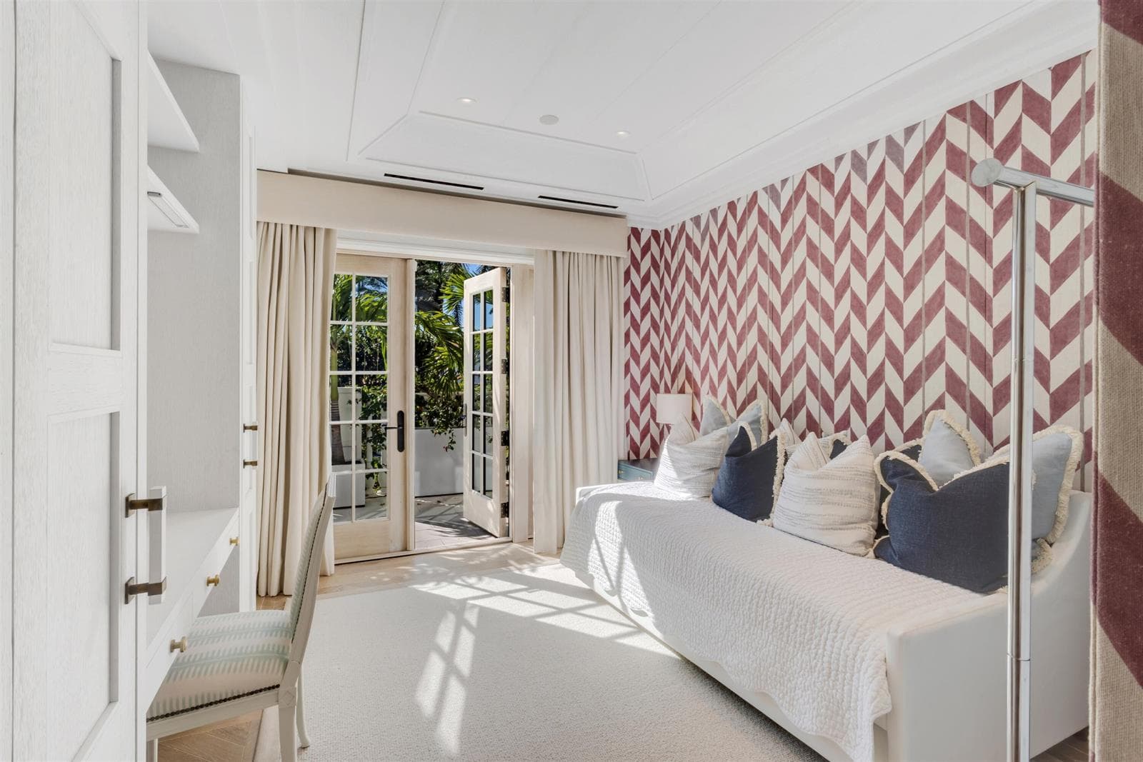 BEDROOM_1_EB
