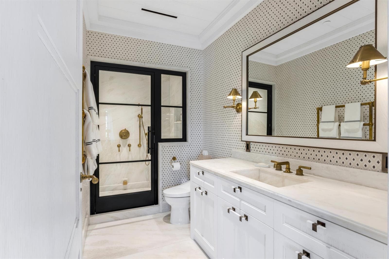PRIMARY_BATHROOM_EB