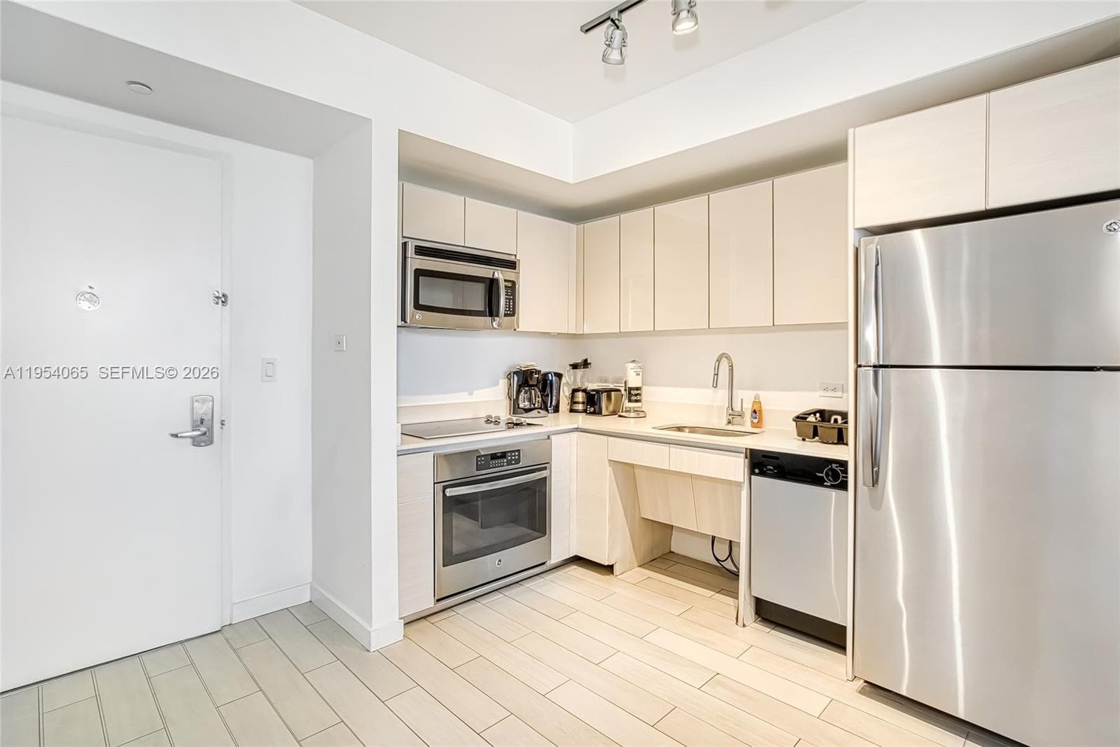 BEACHWALK CONDOMINIUM · #R2304 in Hallandale Beach - Photo 3