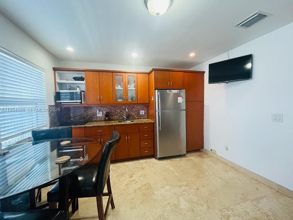 WASHINGTON CENTER CONDO · #304 in Miami Beach - Photo 6