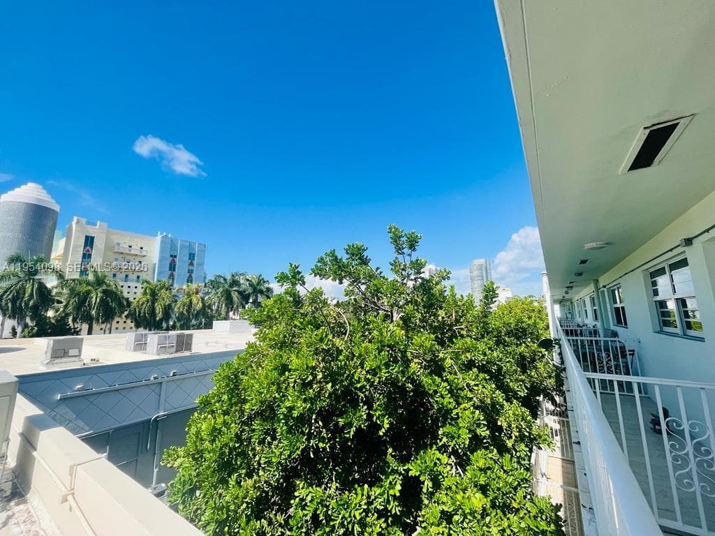 WASHINGTON CENTER CONDO · #304 in Miami Beach - Photo 17