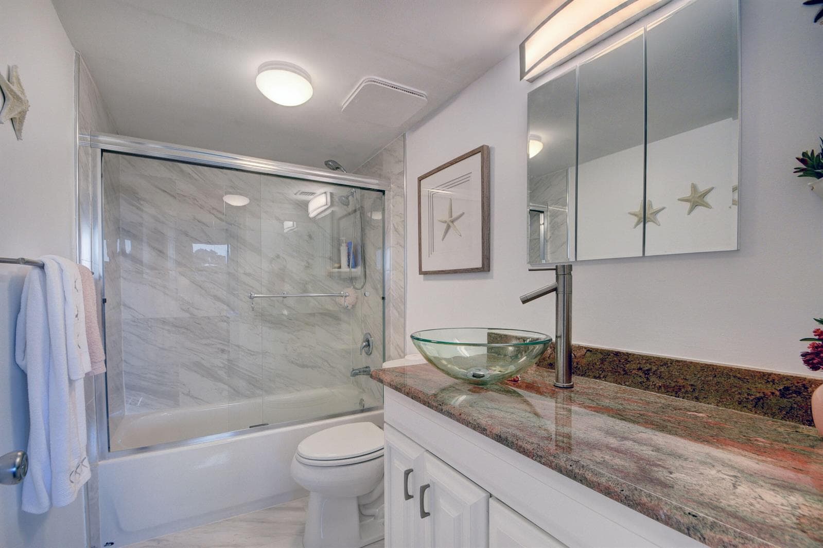 Primary Bathroom - upgraded finishes