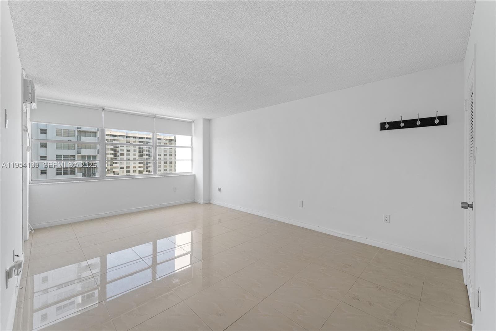 Del Prado · #1701 in Aventura - Photo 17