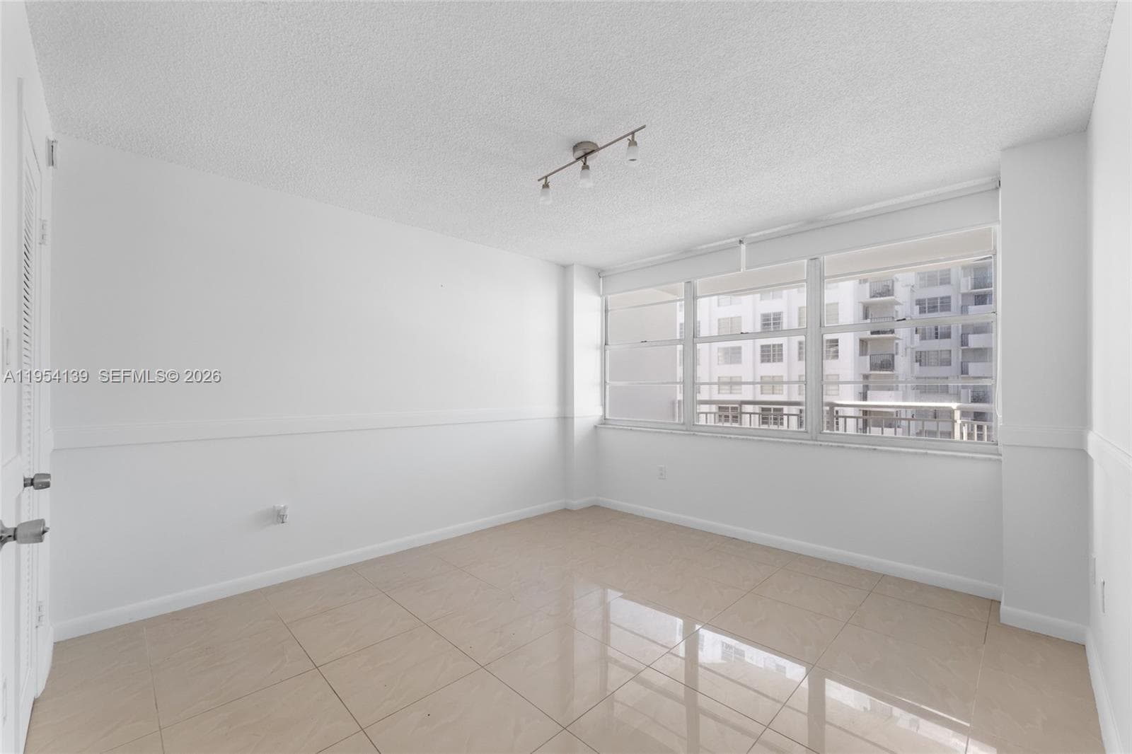 Del Prado · #1701 in Aventura - Photo 12
