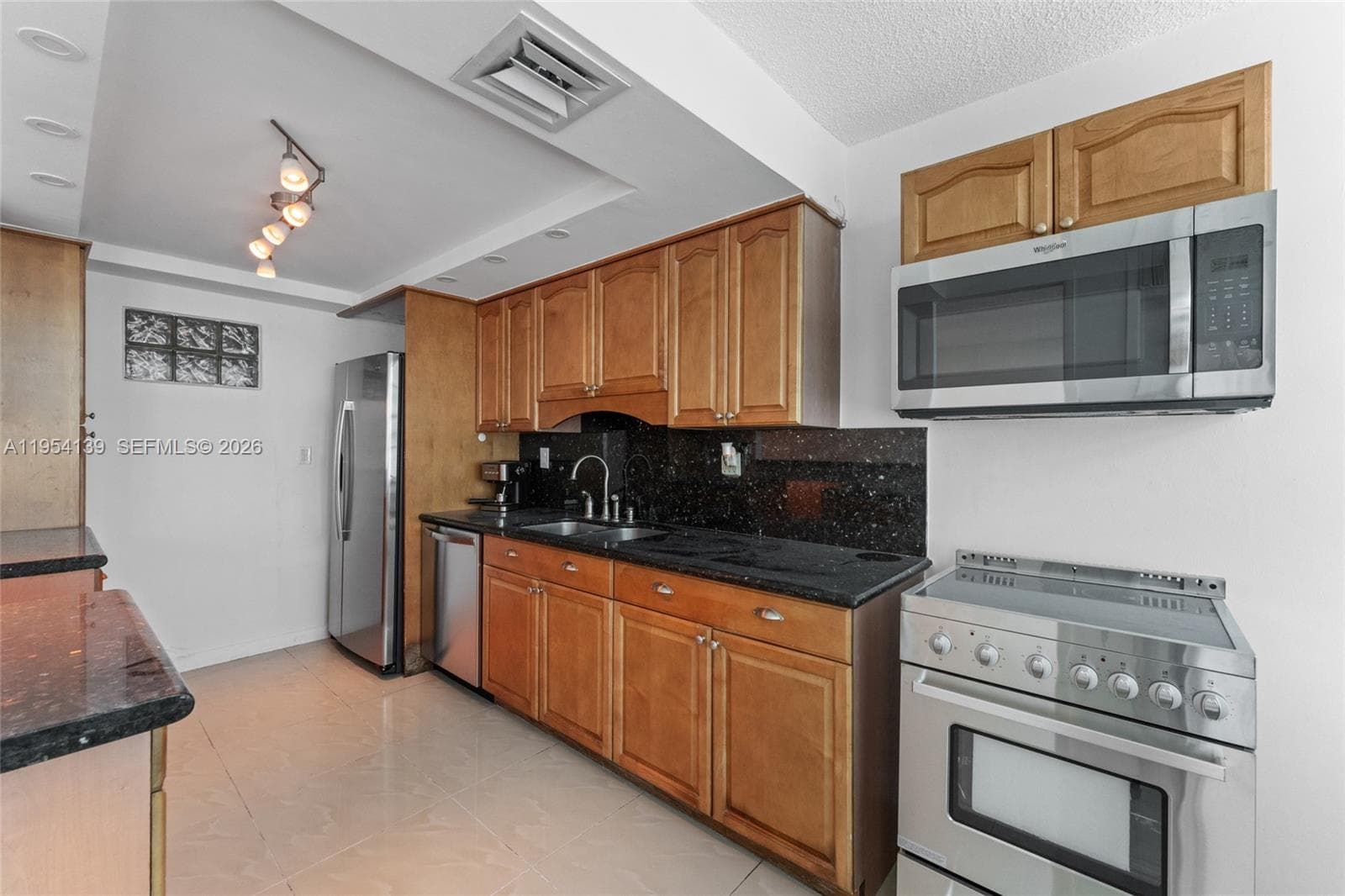 Del Prado · #1701 in Aventura - Photo 9