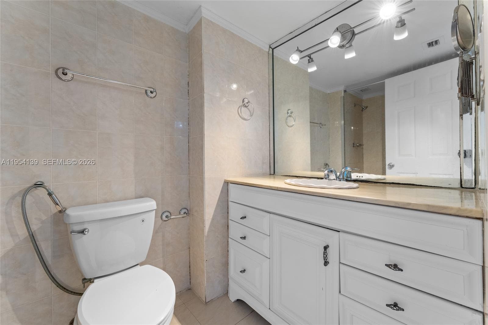 Del Prado · #1701 in Aventura - Photo 15