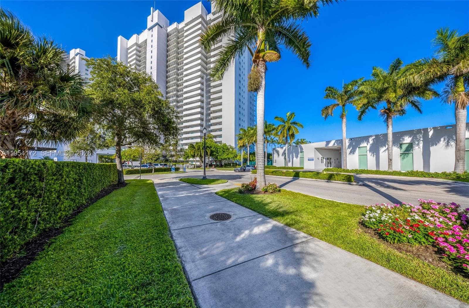 THE OAKS I CONDO · #901 in North Miami - Photo 40