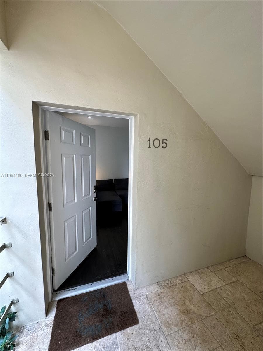 RETREAT CONDO · #105 in Miami Beach - Photo 5
