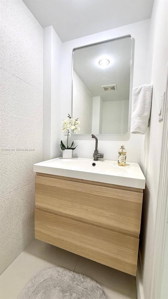 THE COLLINS CONDO · #1206 in Miami Beach - Photo 13