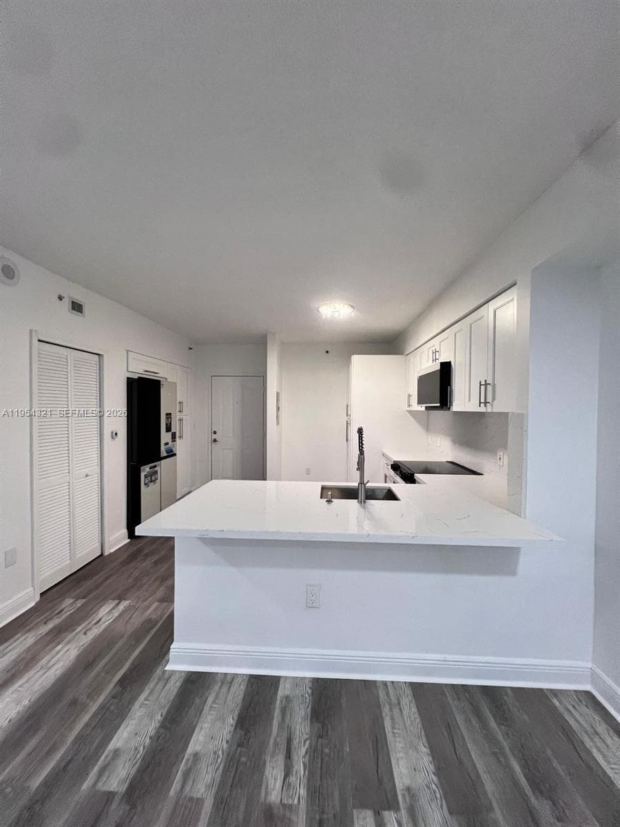 BLUE LAGOON CONDO · #109 in Miami - Photo 26