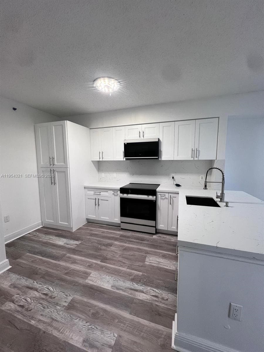 BLUE LAGOON CONDO · #109 in Miami - Photo 6