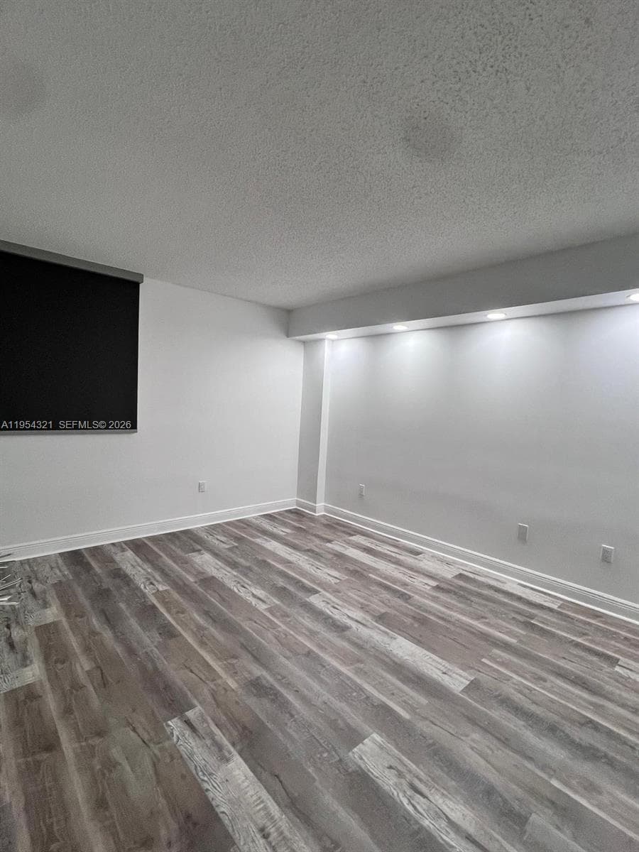 BLUE LAGOON CONDO · #109 in Miami - Photo 12