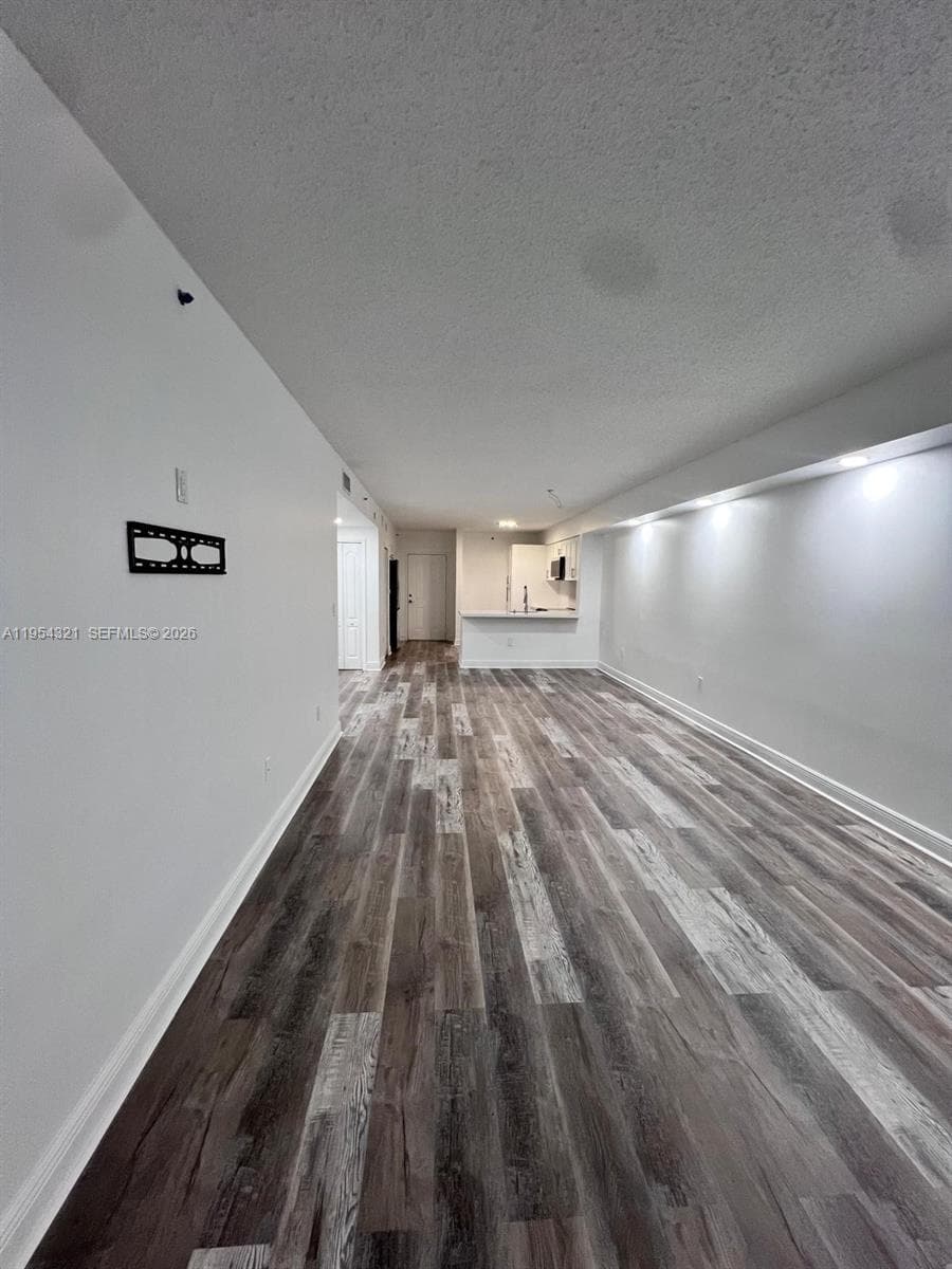 BLUE LAGOON CONDO · #109 in Miami - Photo 3