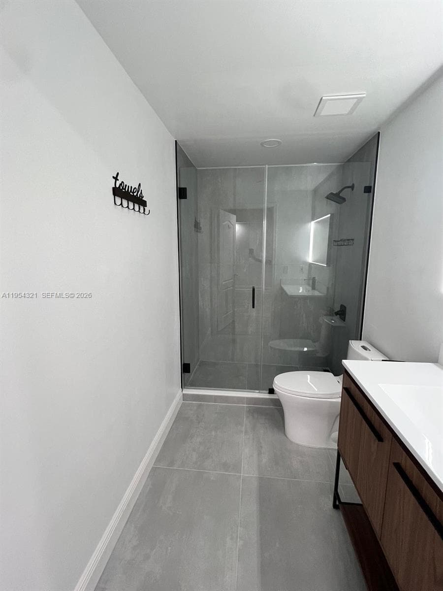 BLUE LAGOON CONDO · #109 in Miami - Photo 17