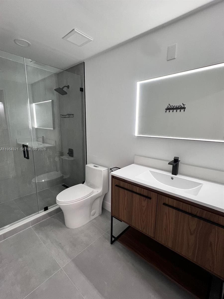 BLUE LAGOON CONDO · #109 in Miami - Photo 14
