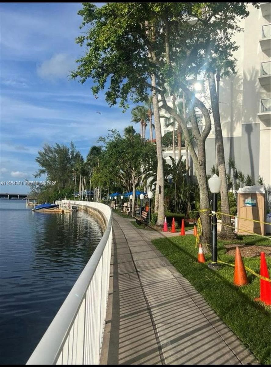 BLUE LAGOON CONDO · #109 in Miami - Photo 39