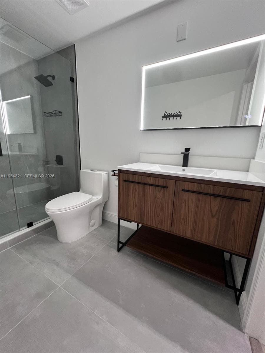BLUE LAGOON CONDO · #109 in Miami - Photo 20