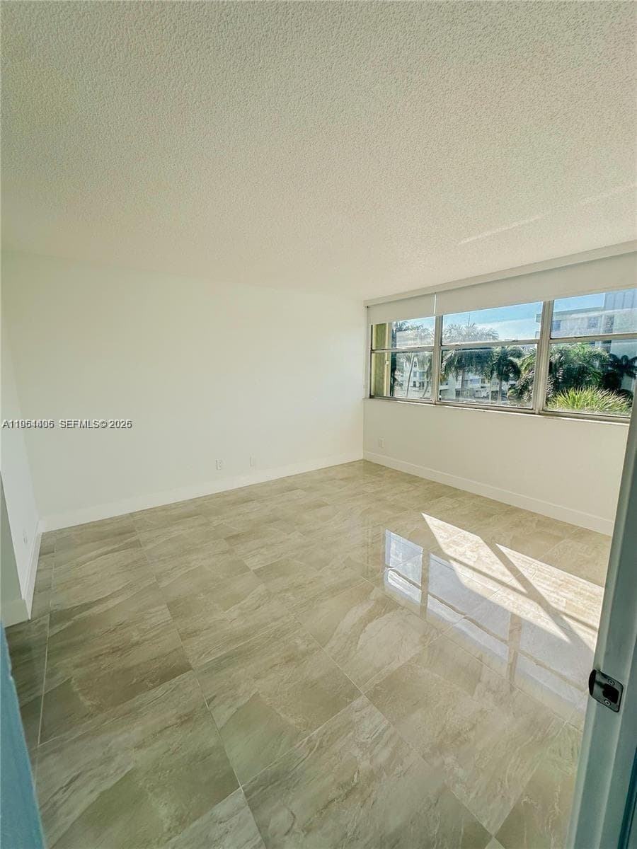 REEF CLUB CONDO ASS · #4J in North Miami Beach - Photo 12