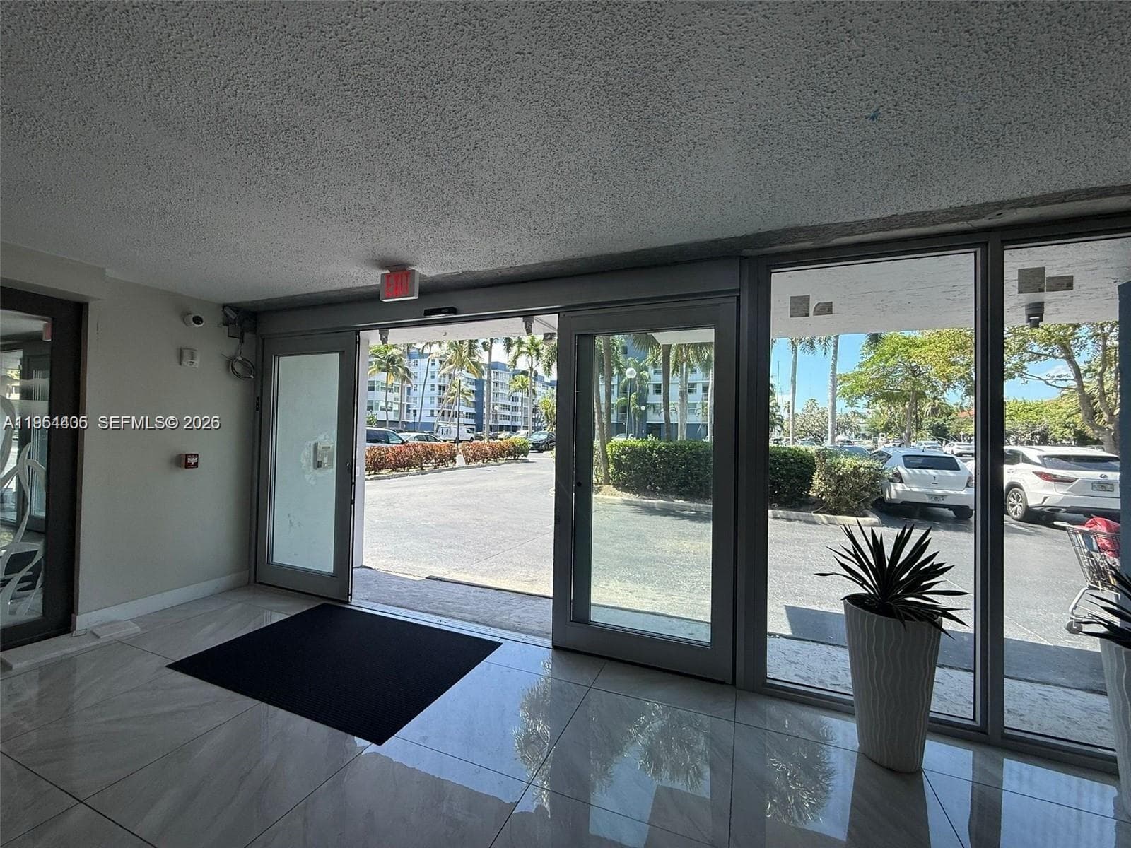 REEF CLUB CONDO ASS · #4J in North Miami Beach - Photo 1