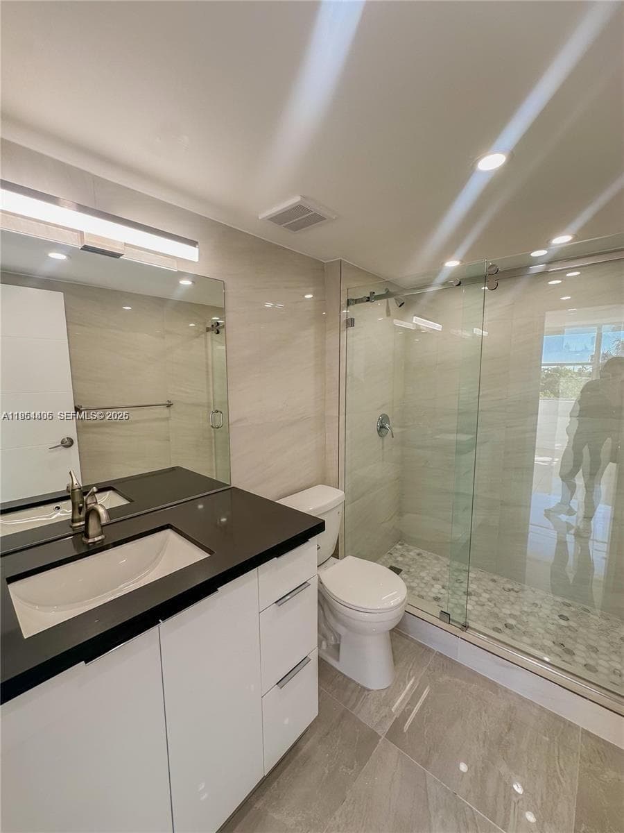 REEF CLUB CONDO ASS · #4J in North Miami Beach - Photo 15