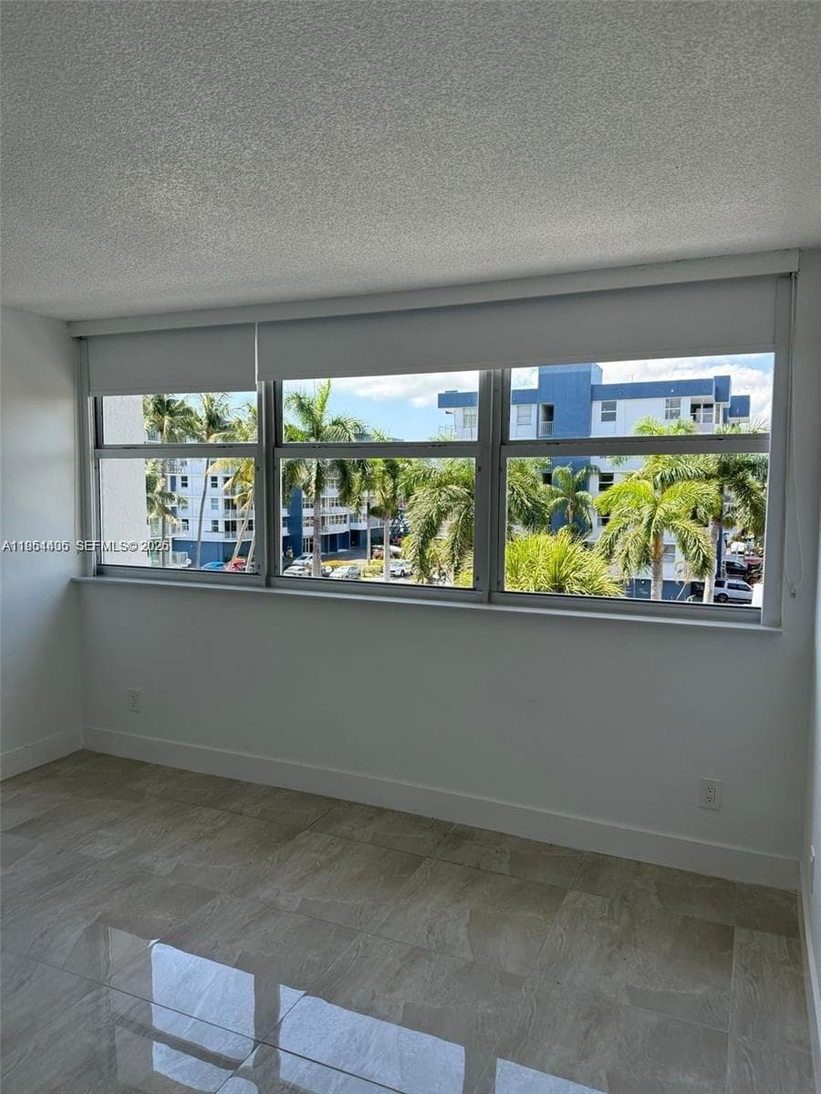 REEF CLUB CONDO ASS · #4J in North Miami Beach - Photo 11