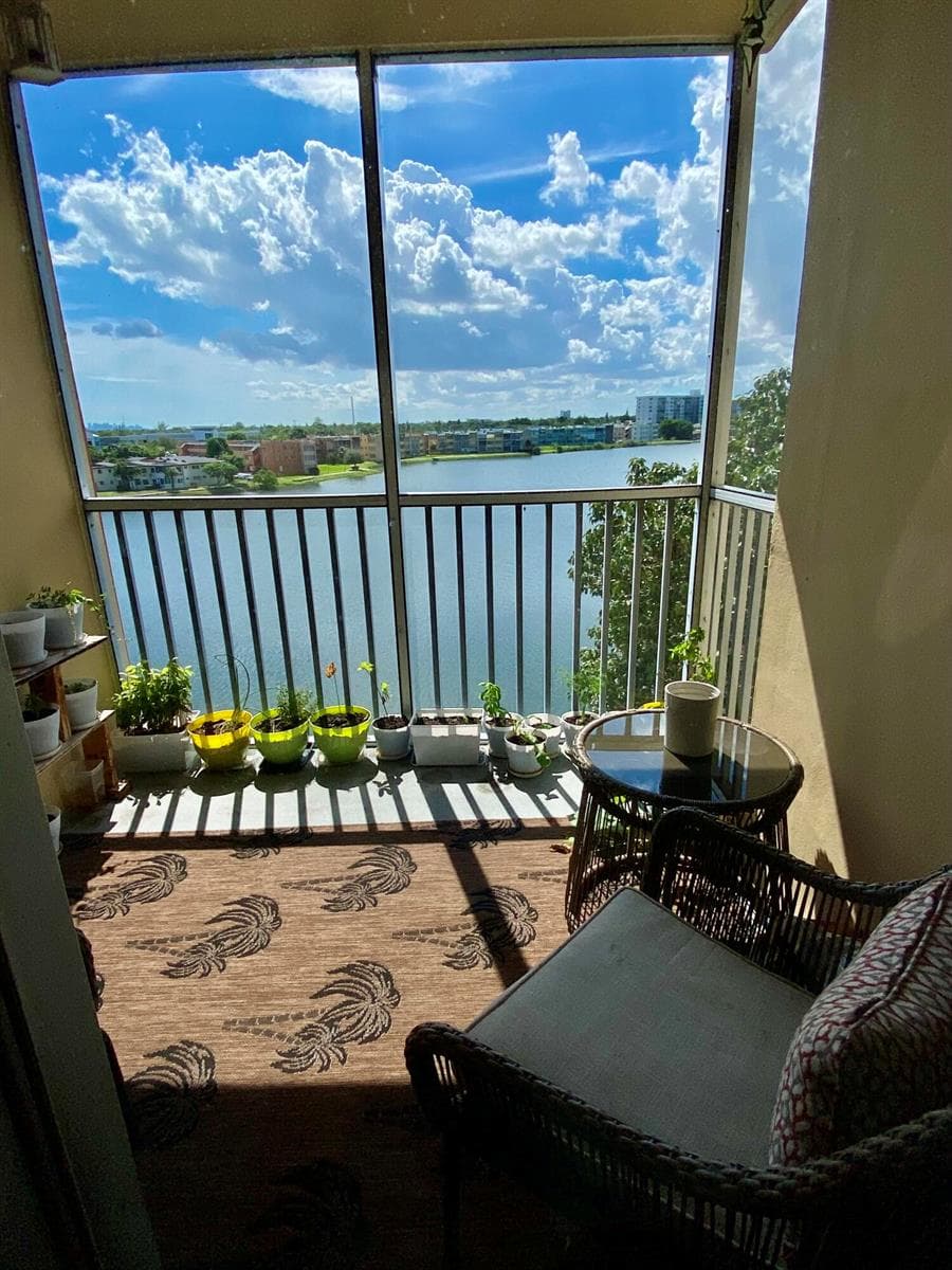 2nd balcony